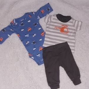 3- piece Carter's set newborn size